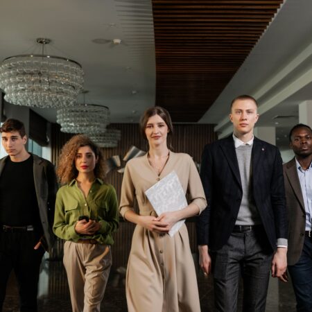 How to Write a Guest Post for Voux Magazine: Talk Less, Say More, Be Voux